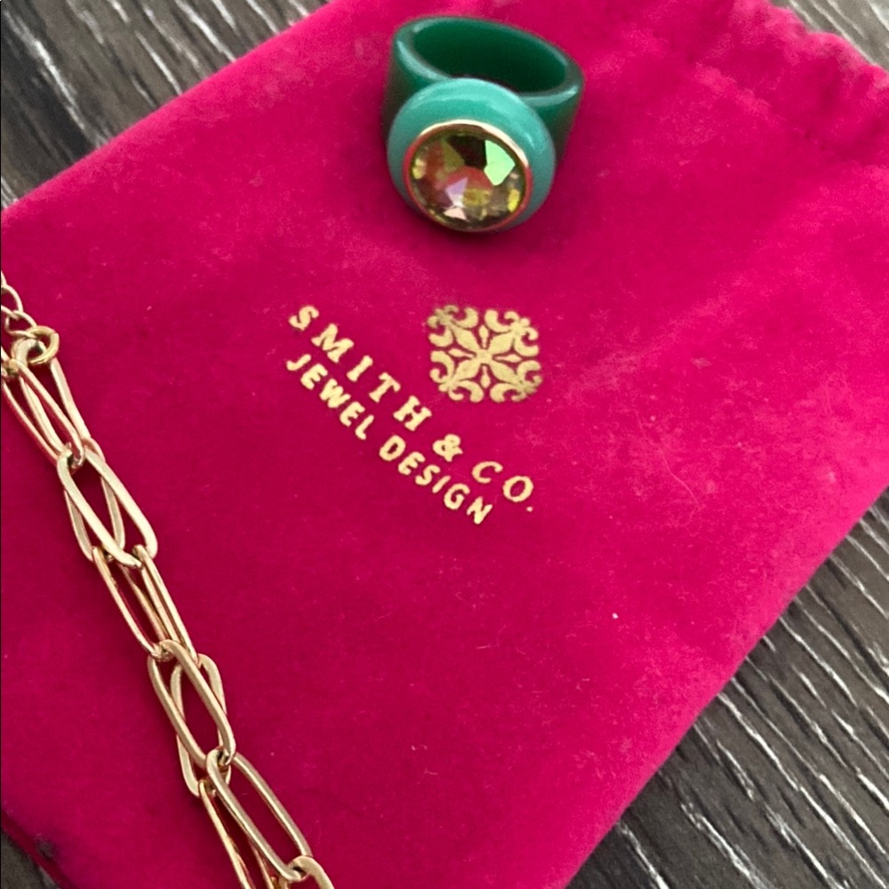 Smith & Co. Jewel Design Green Ring with Gold Chain.